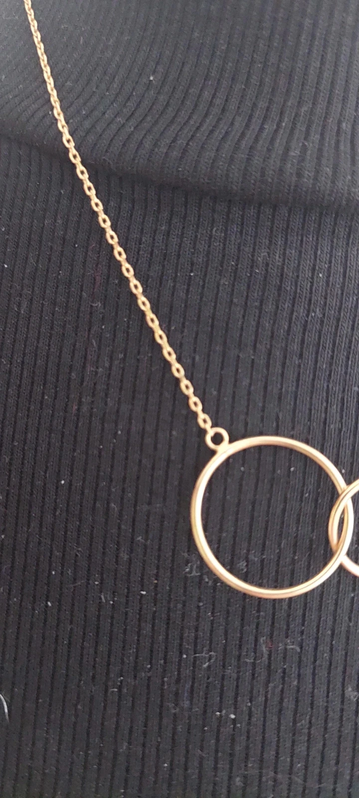 Collier minimaliste double cercles entrelacés Doré / Plaqué Or – photo 3